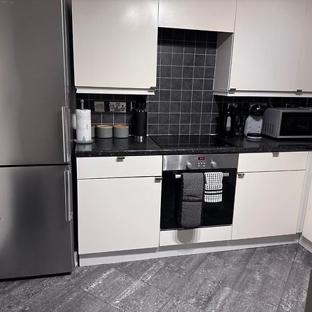 Hogwarts Apartment Abbots Langley Bagian luar foto